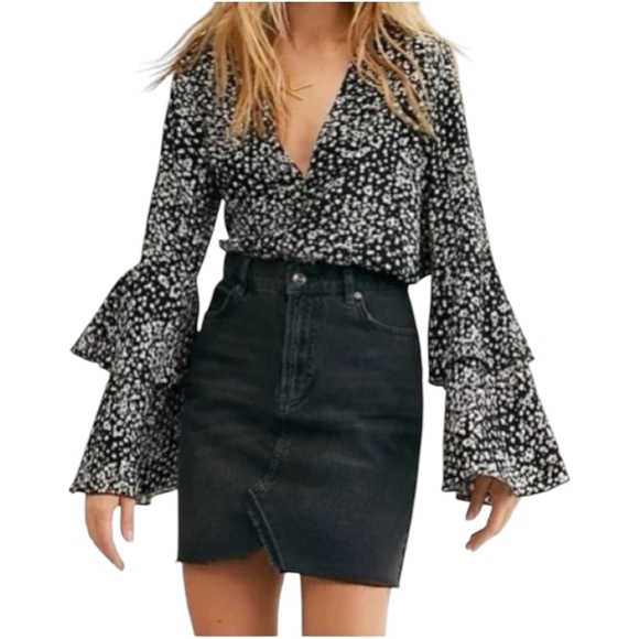 Intimately Free People Blouse S Black Ditsy Floral Bodysuit Dramatical‎ Ruffled - Picture 1 of 15